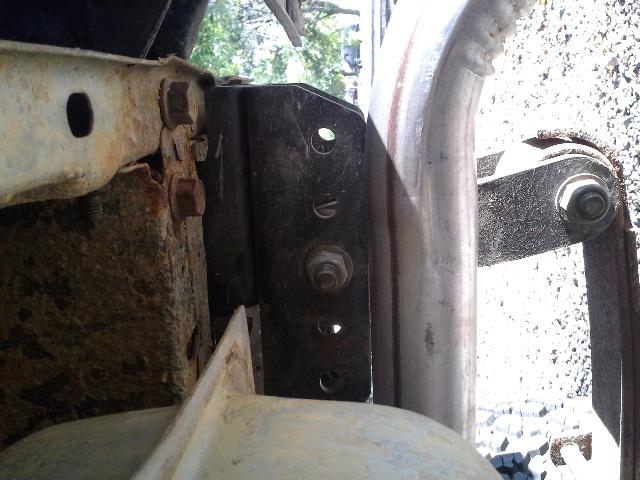 shackle relocation and shackles-forumrunner_20131008_095106.jpg