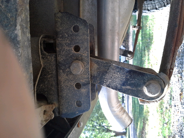 shackle relocation and shackles-forumrunner_20131008_095125.jpg