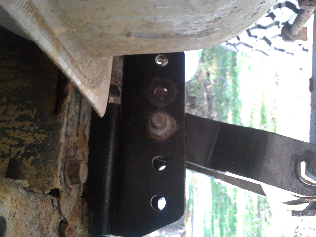 shackle relocation and shackles-forumrunner_20131008_102759.jpg
