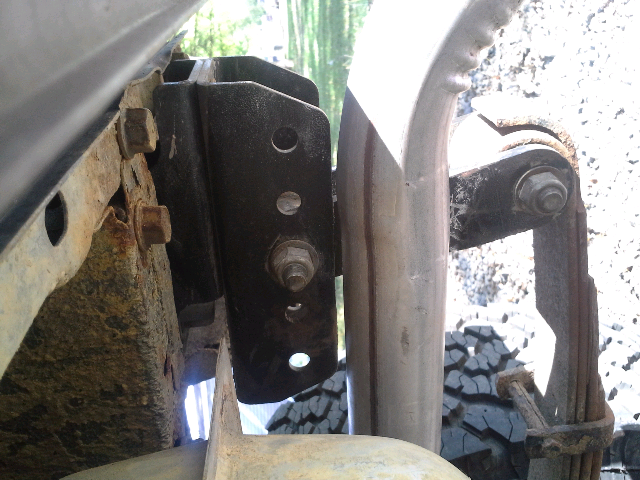 shackle relocation and shackles-forumrunner_20131008_102820.jpg
