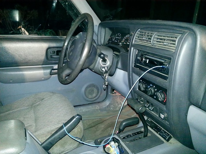 1998 XJ on 35s-interior.jpg