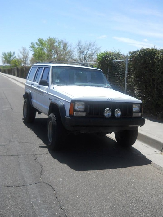 White '95 Cherokee Sport SE w/ 2in lift 4wd-1380499_10152102820253843_138433117_n.jpg
