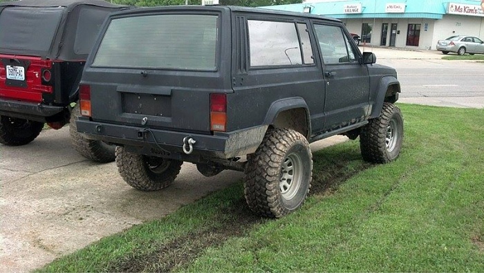 1988 lifted locked two door XJ-image-2475331518.jpg