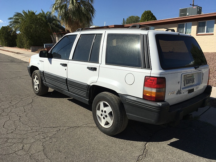 Tucson-93 Grand Cherokee Laredo Runs Doesn't Drive must sell-img_0397.jpg