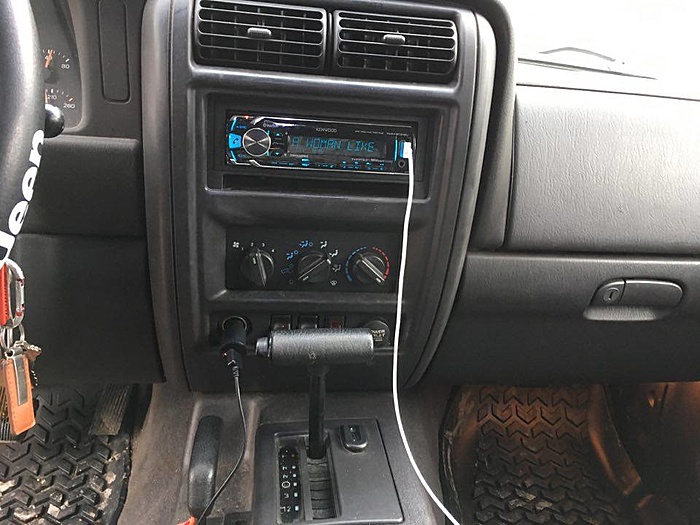 2000 Jeep Cherokee-kenwood-stereo.jpg