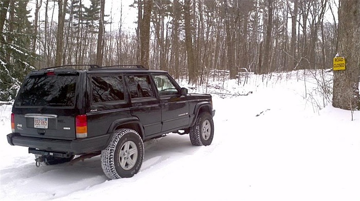 2000 Cherokee Limited-road-cloased.jpg