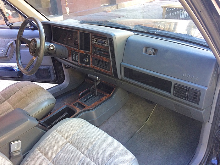 1989 Jeep Cherokee Classic from Socal in NYC-jeep-dash-pass.jpg
