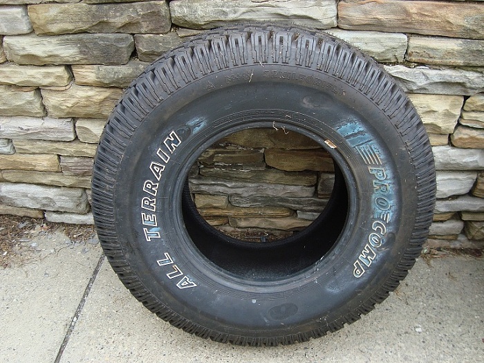 2 - 32x11.50x15 tires-dsc01147.jpg
