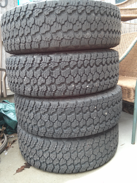 set of 4 Goodyear At with silent armor 30*10.50r15 im asking 200$-forumrunner_20130316_145423.jpg