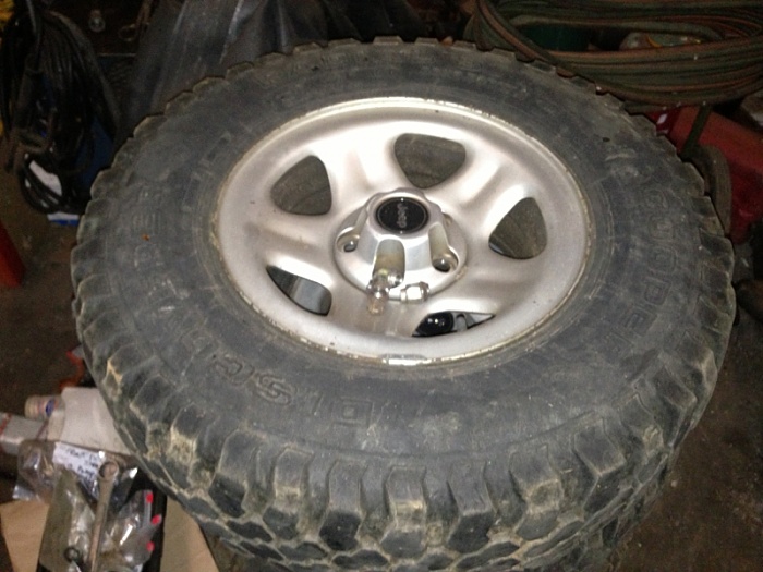 Stock wheels--30x9.50 tires!-image-40463493.jpg