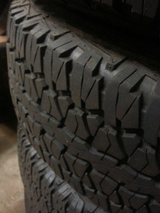 4 grand cherokee rims and tires-image-1659715403.jpg