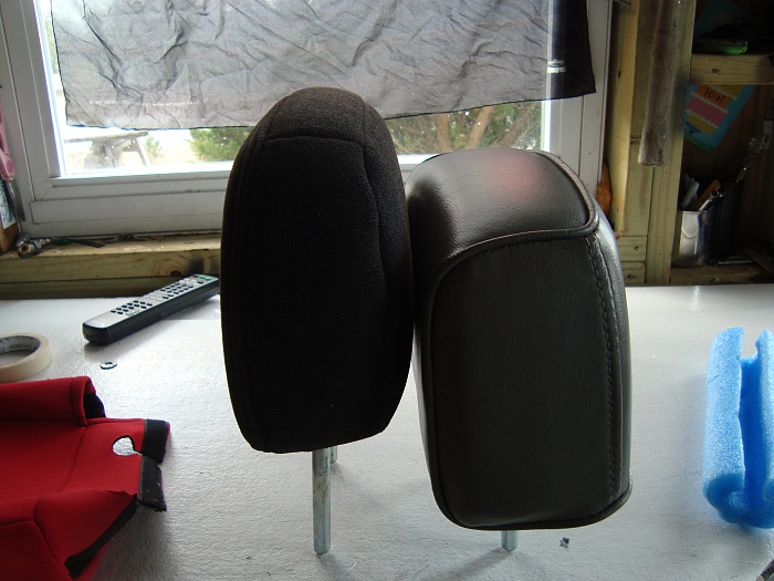 Headrests  Grey Leather-dsc03474.jpg