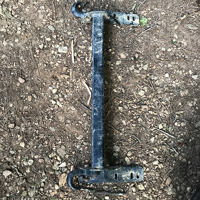 Cherokee Front Tow Hooks and Crossmember-photo889.jpg