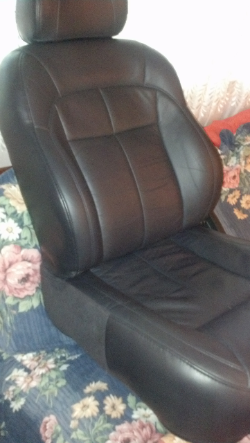 WJ black leather heated front seats-forumrunner_20130928_103932.jpg