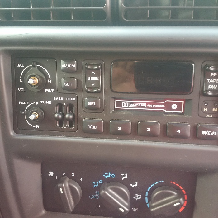 All years of the XJ Cherokee Jeep-cherokee-radio.jpg