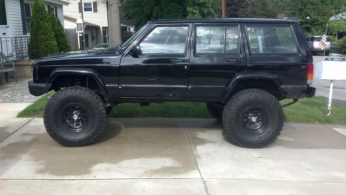 new guy up in nh. just another black xj on 35s-2012-05-25_16-50-33_410.jpg