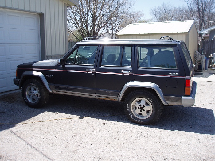 Helloooo from Nebraska-jeep-cherokee.jpg