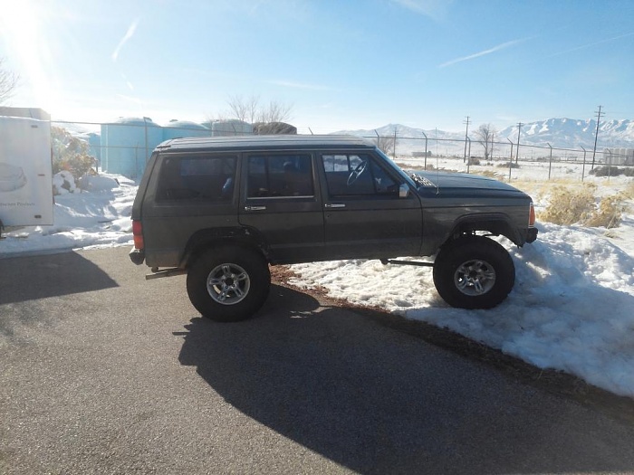 Not only new to this forum but new to jeeps-cam00300_zpsed994ef2.jpg