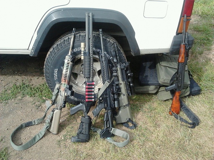 It's a Jeep thing!-guns.jpg
