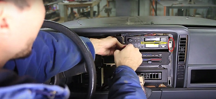 Aftermarket Stereo Replacement HELP-90986.jpg